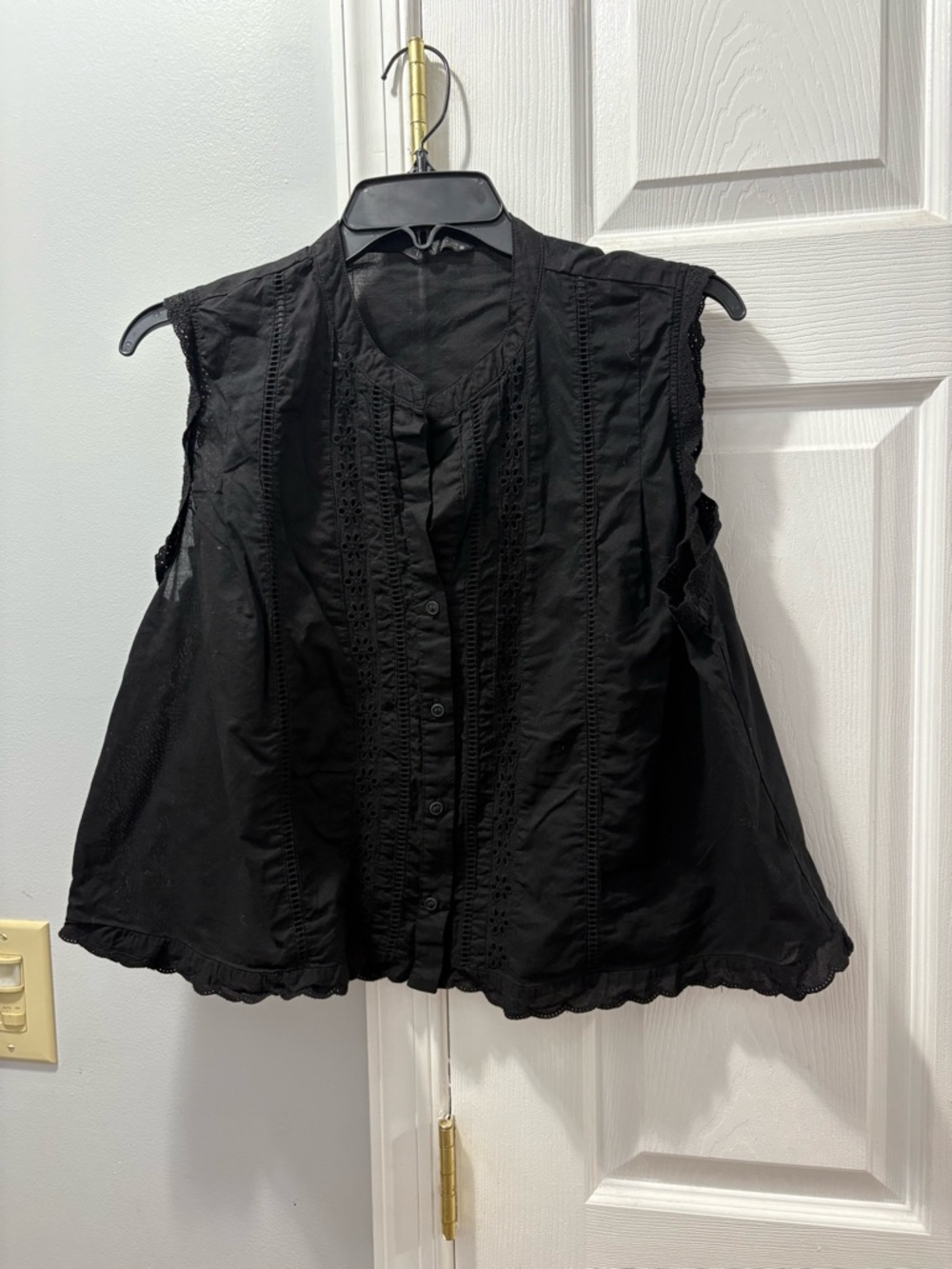 Zara Eyelet Button Down Tank Black Size XL